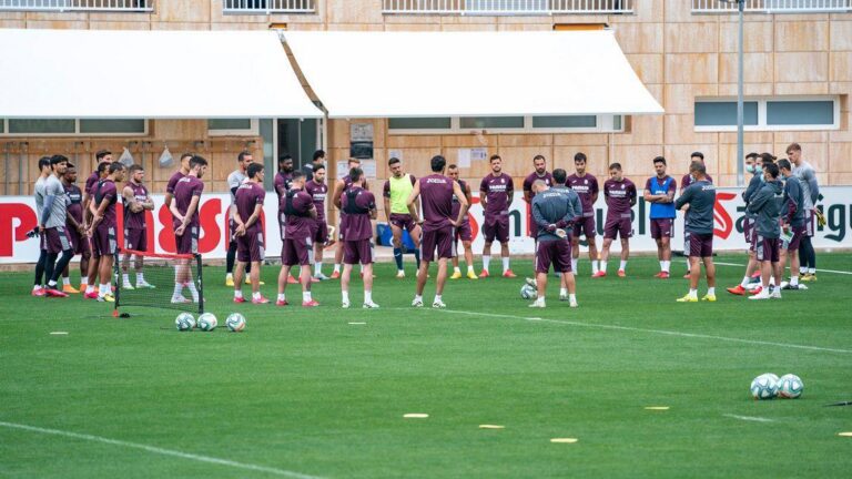 El Villarreal entrena amb el grup al complet després de les proves de densitometría òssia