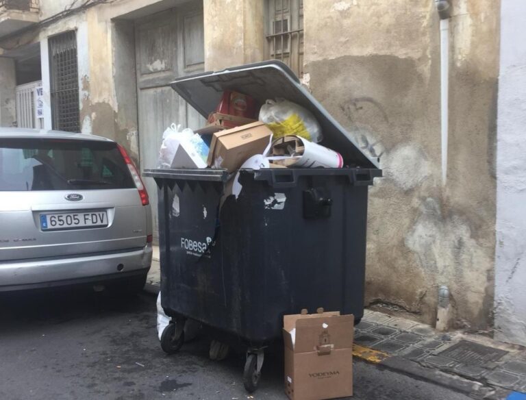 Cs presenta una proposta per a treballar en l'elaboració d'un nou contracte de neteja