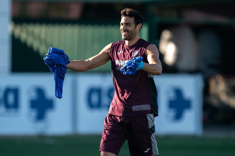 El migcampista Vicente Iborra destaca que «les sensacions de l’equip són molt positives»