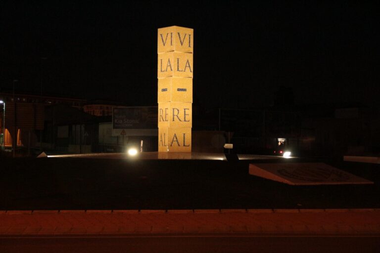 L'Ajuntament il·lumina l'acces urbà per al trànsit que ve de  la CV-185 i la N-340