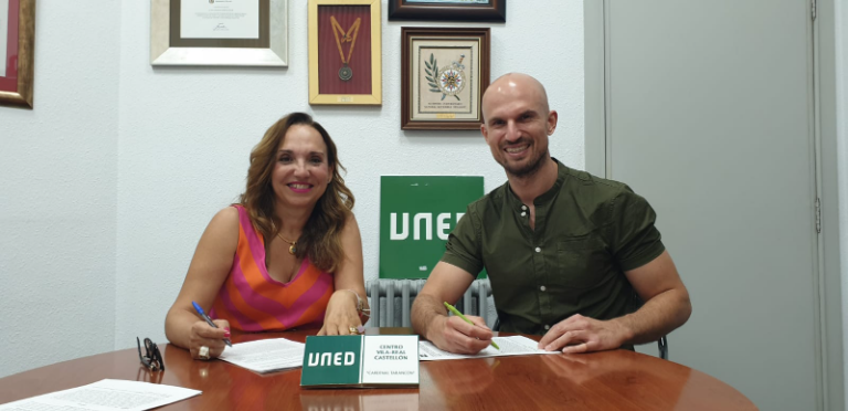 INSnovaE i la UNED de Vila-real renoven la seua col·laboració per a formar docents, directors i inspectors amb estàndards d’excel·lència