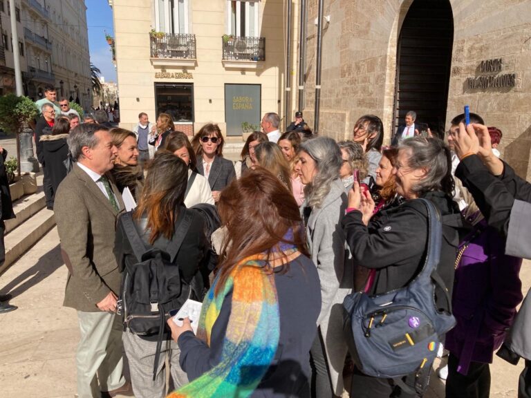 Mamare acudeix a les Corts per a exigir la casa de parts després de la retirada del pressupost