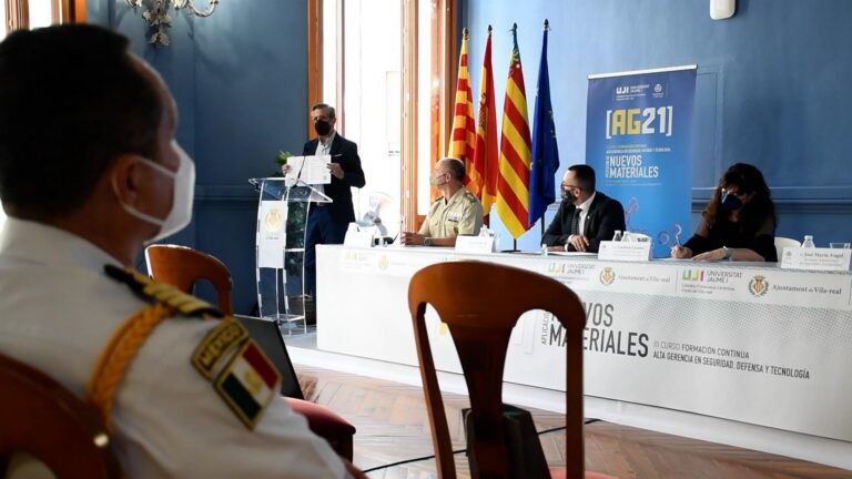 El pas dels materials funcionals als de la salut centra l’inici del curs  ‘Alta gerència en seguretat’