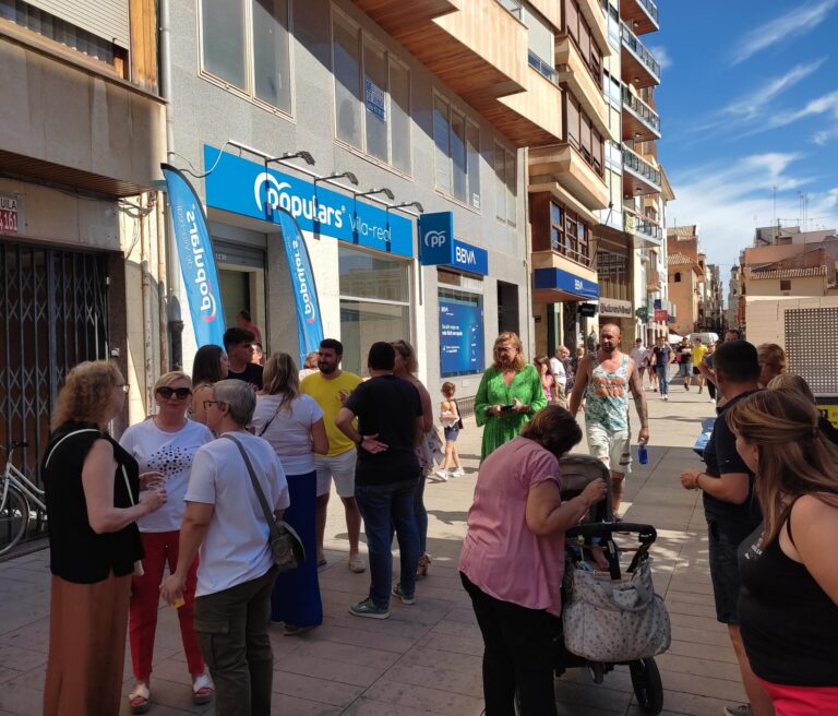 El Partit Popular de Vila-real inaugura la seua nova seu a la Plaça Major