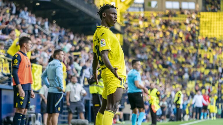 Nicola Jackson signa la victòria del Villarreal davant el Cádiz en La Ceràmica (2-0)