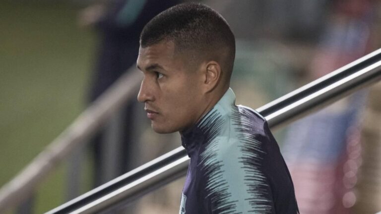 El Villarreal vol alleugerir la seua plantilla abans de començar a tancar els fitxatges