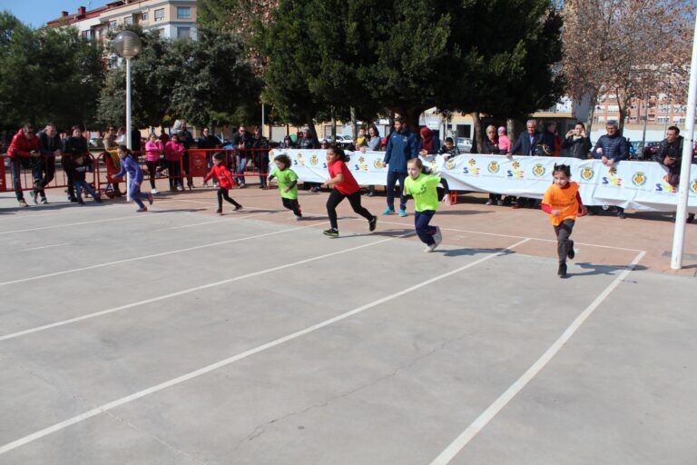 El Campionat Multiesport convoca 300 escolars en la jornada dedicada a l'atletisme 
