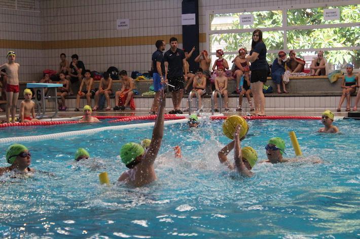 El Campionat Multiesport dedica la jornada al waterpolo en les piscines municipals