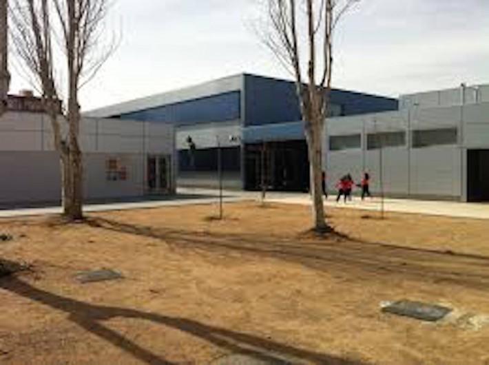 Demanen ajuda a la Generalitat per a la sustitució del sostre del menjador del CEIP José Soriano