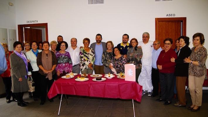 El jurat de la Ruta de la Tapa tasta els aperitius a la seu de l'Associació de Mestresses de Casa