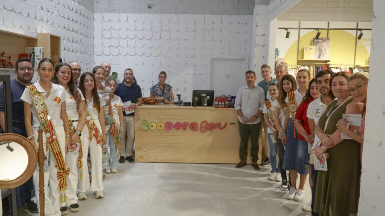 Visita a la nova tenda Koopera