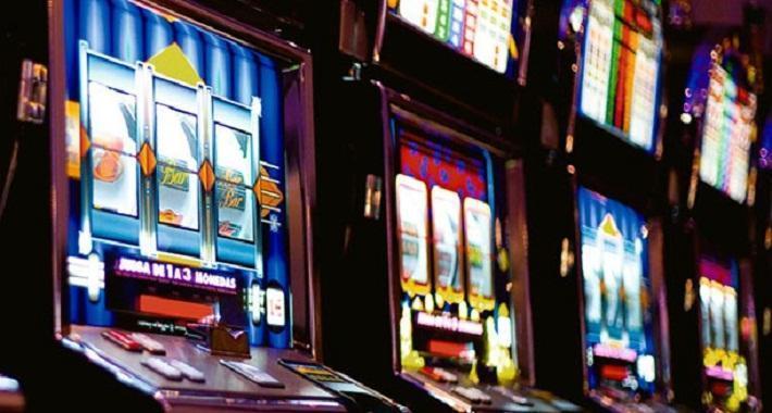 La Policia Local impulsa una campanya en Nadal per a protegir als més joves del joc en les versions més perilloses