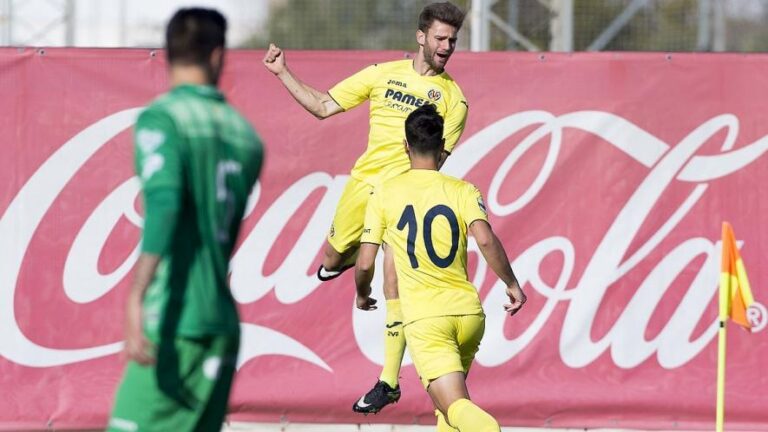 El Villarreal B goleja al Cornellà i olora ja de prop els llocs de Play-off (4-2)