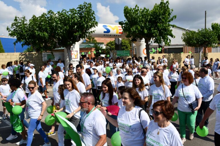Vila-real ix al carrer per celebrar la Marxa contra el càncer 2023