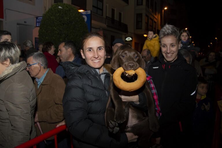 Més de 4.500 rollets repartits en la Matxà de Sant Antoni