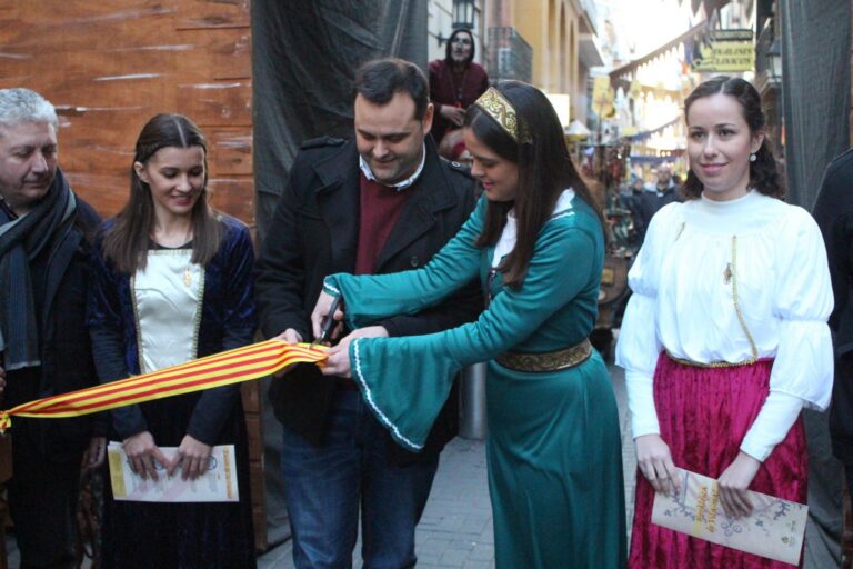 El Mercat Medieval s’obri a la ciutadania fins al diumenge i posa al seu abast un centenar de llocs 