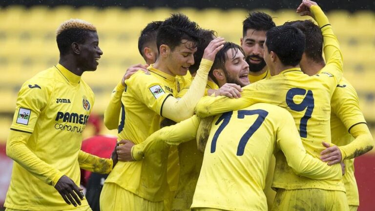 Miguelón es converteix en l'heroi del Villarreal B baix la pluja (3-2)