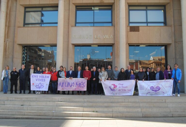 Vila-real mostra el seu rebuig i condenma a  l'assassinat masclista d’una dona a Moraira