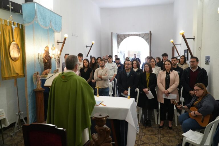 Vila-real celebra la misa en honor a Sant Antoni amb motiu dels 50 anys de la matxà organitzada pels Lluïsos
