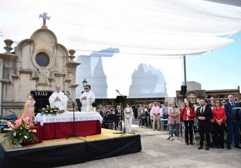 Vila-real celebra Tots Sants recordant a les víctimes de la covid-19