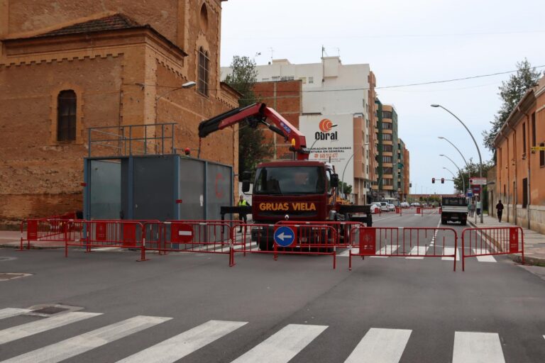 Oberta la reserva de places per a usar el primer cadafal adaptat a la Vila per a persones amb problemes de mobilitat