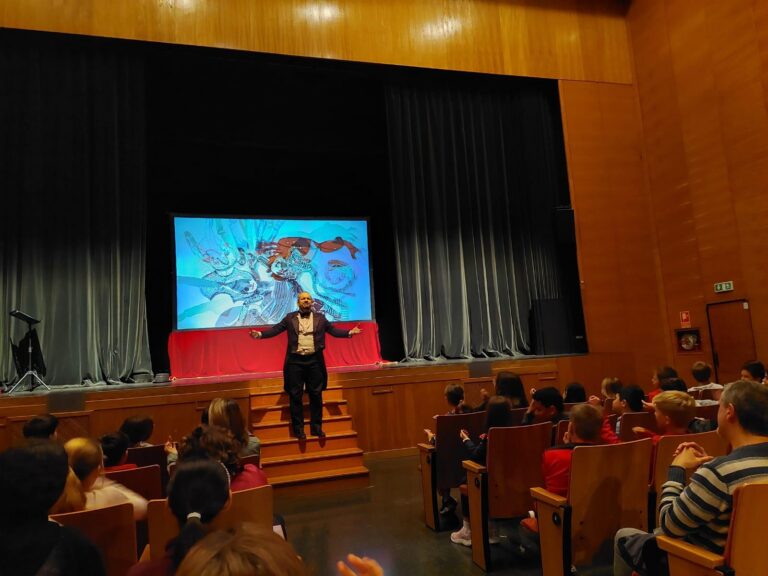 605 estudiants de Vila-real de 6è s’apropen a l’òpera amb l’activitat MAgoESTRO