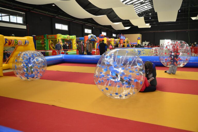 Nadalàndia obre les seues portes als xiquets i xiquetes amb diferents atraccions d'oci