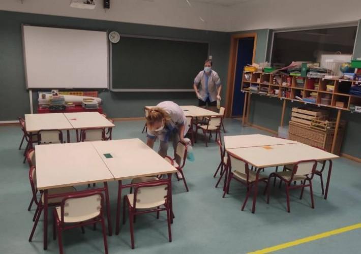 Dues classes en quarentena per el positiu de dos alumnes en Angelina Abad i Pasqual Nácher