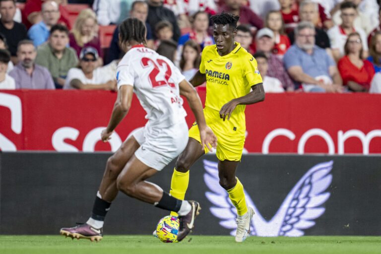 El Villarreal cau derrotat enfront del Sevilla amb un gol en el minut 94 (2-1)