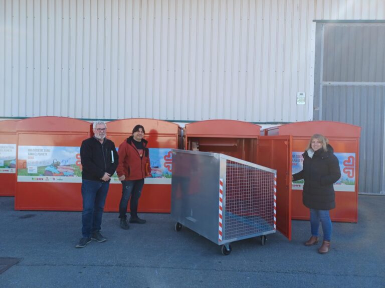 L’Ajuntament amplia la recollida de residus tèxtils amb sis nous contenidors