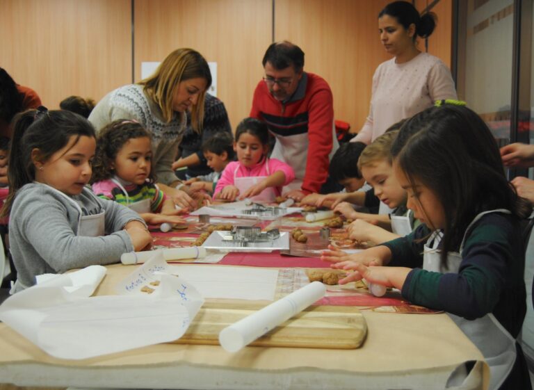 Els més menuts aprenen a cuinar receptes tradicionals del Nadal, amb ingredients saludables i de temporada 