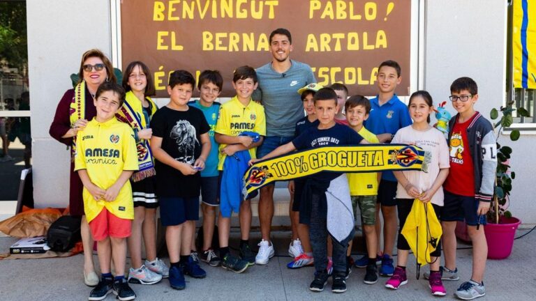 Pablo Fornals va visitar el col·legi de la seua infància amb ‘Una Estrela En El teu Col·le’