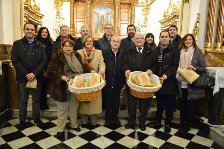 L'ermita acull el repartiment dels panets beneïts per Sant Antoni