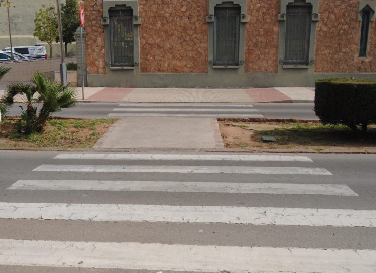 Cs proposa un pla de millora de senyalística per a vianants en les zones més transitades 