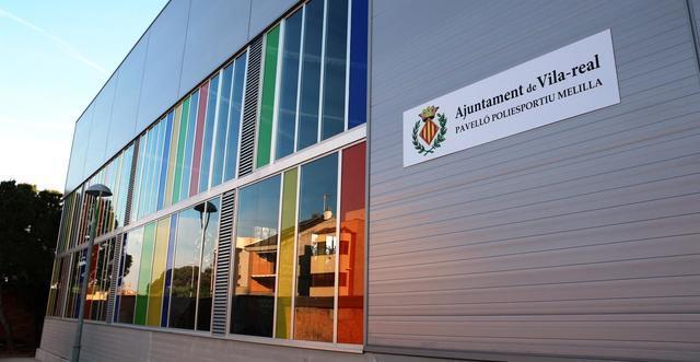 El pavelló Melilla incorpora una pista sintètica homologada per a la pràctica de l’hoquei línia