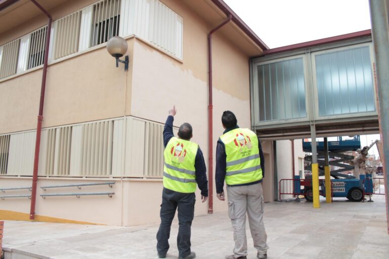 Els Serveis Públics executen un total de 38 obres de manteniment als col·legis