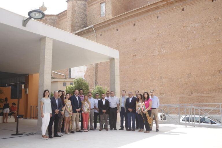 L'Ajuntament estudia la possibilitat que la Plaça del Mercat Central puga acollir fires per dotar-la de més vida