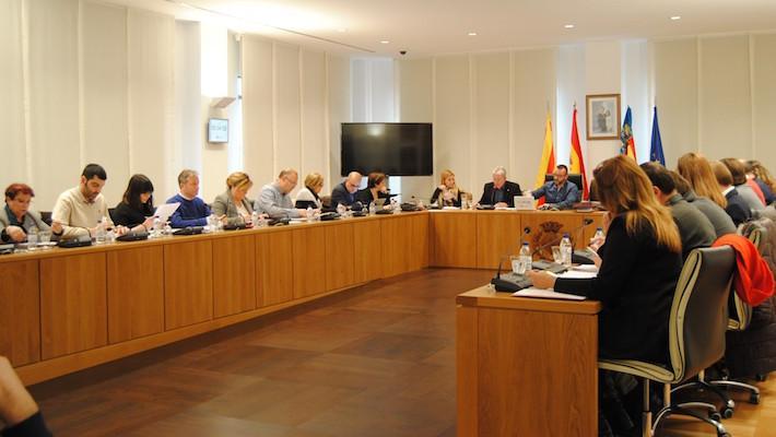 La moció de Cs per a recuperar l'ambulatori de Torrehermosa provoca intenses acusacions davant els afectats