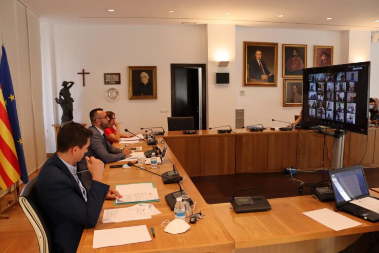 El Ple aprova la incorporació de 837.000 euros i garanteix el pagament de les obligacions del PP