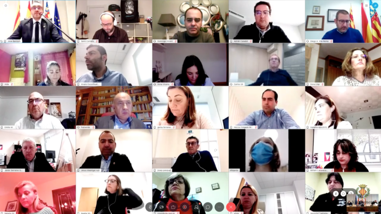 El ple aprova pagar 742.000 euros a proveïdors i l'oposició s’abstén perquè són factures de 2018 i 2019