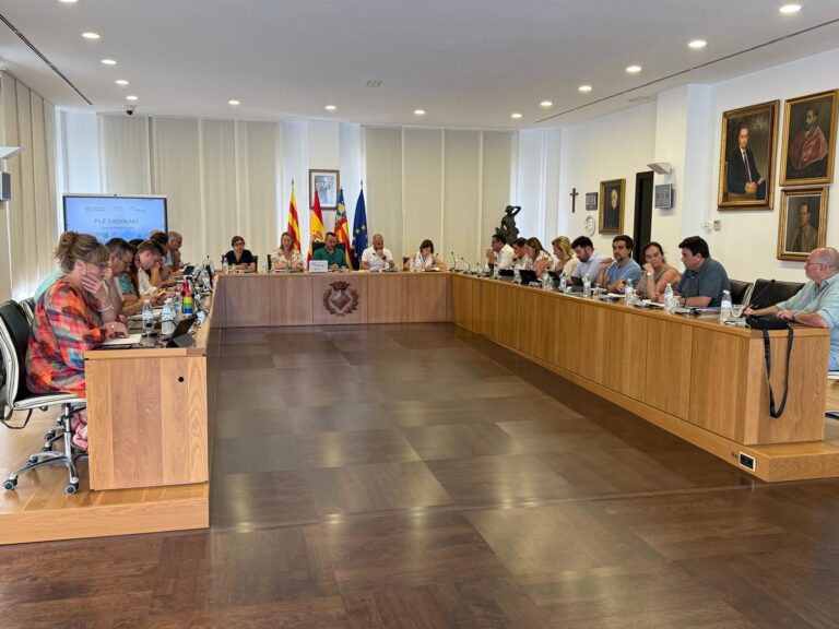Vila-real impulsa noves vivendes, pacta el calendari escolar i el programa de festes i presumeix de bona salut econòmica