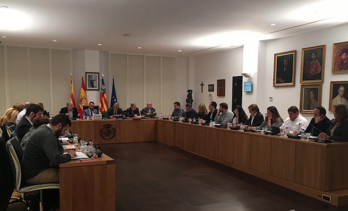 El Ple aprova quatre de les deu mocions amb moments de tensió entre l'alcalde Benlloch i els regidors de Ciutadans 