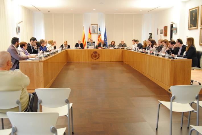 El Ple aprova per unanimitat l’adhesió al manifest del 8 de març i el nomenament de la Reina i les Dames de 2017