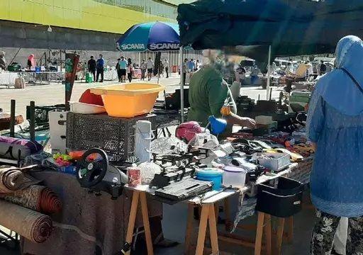 La Policia Local intervé en el mercat d’antiguitats per irregularitats administratives