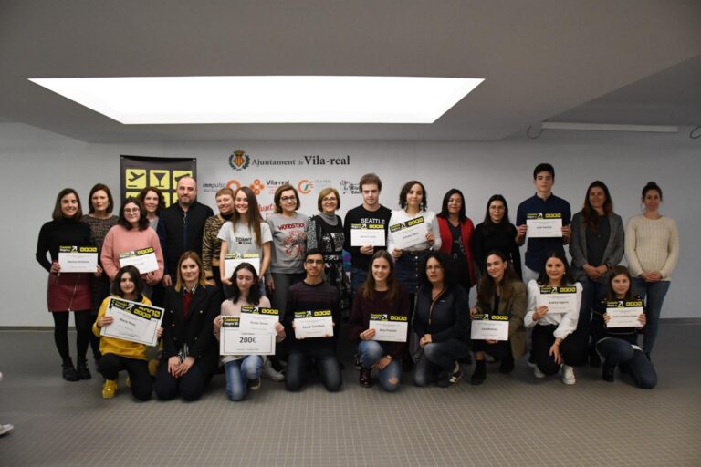 Els vila-realencs Pilar Gil, Sofia Ciupa, Aina Francés i Ayoub Sahil, guanyadors del III Concurs juvenil de relats curts 