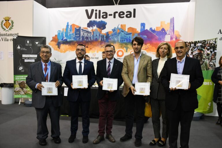 La primera jornada de Destaca acull la presentació del llibre ‘La cerámica y sus primeros diseños industriales’