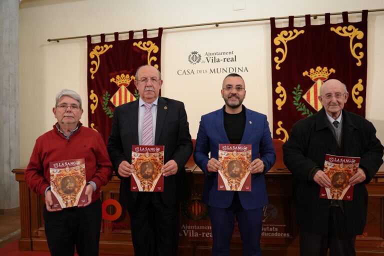 La Confraria de la Puríssima Sang presenta la seua revista amb motiu de la Setmana Santa