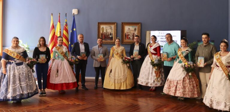 Vila-real homenatja les corts d’honor pel 75é aniversari de reines i dames de les festes