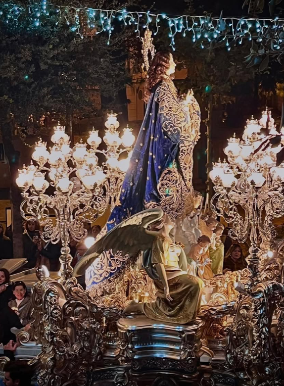 Vila-real acomiada les festes en honor a Maria Immaculada amb la tradicional processó del Farolet