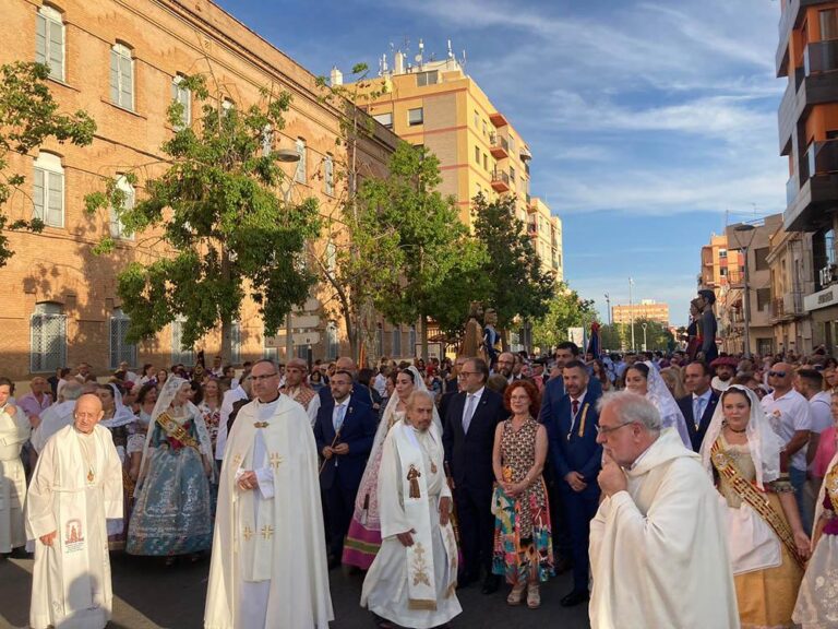 Devoció i fervor per tal d'acompanyar a la Mare de Déu de Gràcia en este inici de festes